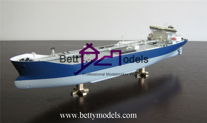 Schaalmodellen van Noorse vrachtschepen